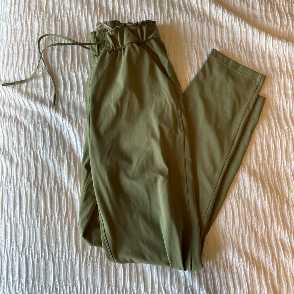 Lululemon Keep Moving Pant 7/8 High-Rise (size: 2)